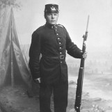 Sander i full uniform