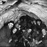 Ved gjennomslag i Eidet tunnel 1908.