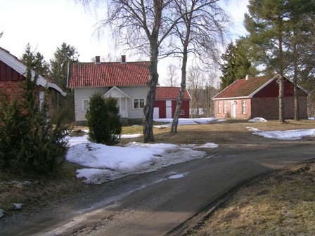 Meieriet, eiendom tilhørende historielaget bestående av bolig, uthus, den gamle meieribygningen og grisehus